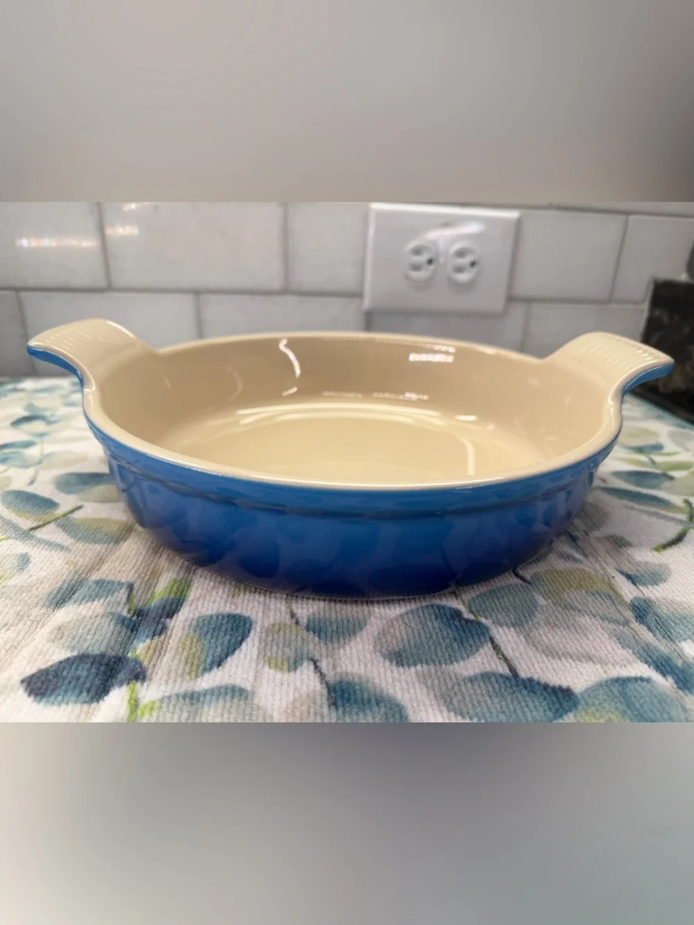 NEW Le Creuset Heritage Round Baker Dish 24cm Azure Blue Stoneware Baking Dish